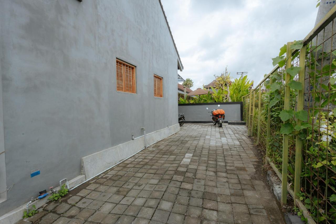 Bubu Canggu Guesthouse Exterior photo